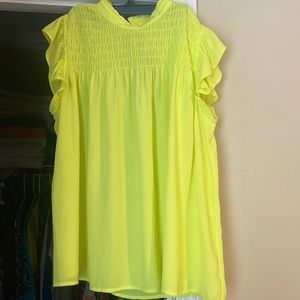 Neon yellow shirt 🟡